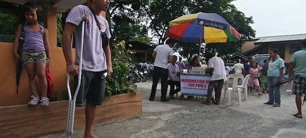 Comelec failure shuts PWD out of 2013 polls, but volunteers fill the gap
