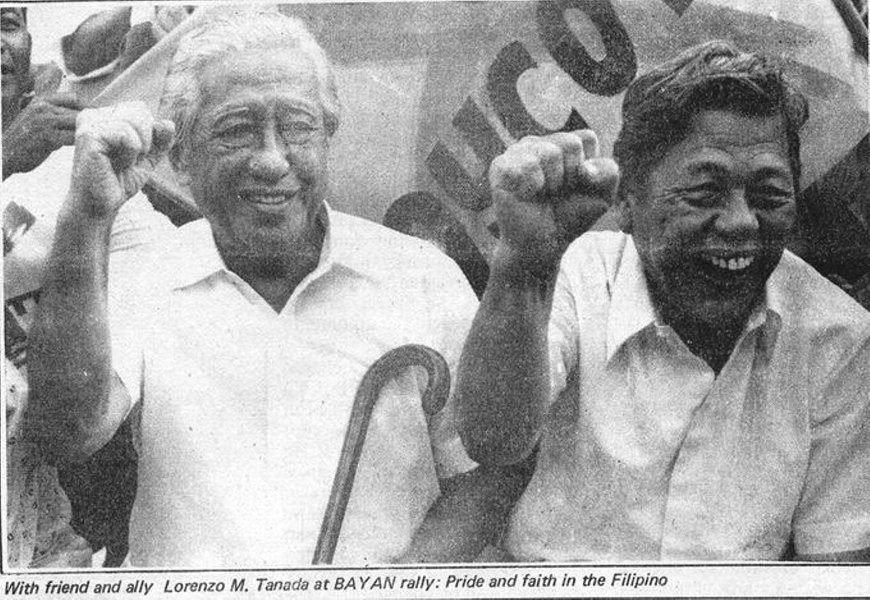 Lorenzo Tañada and Jose W. Diokno at a rally. From the Twitter account of Tonyo Cruz