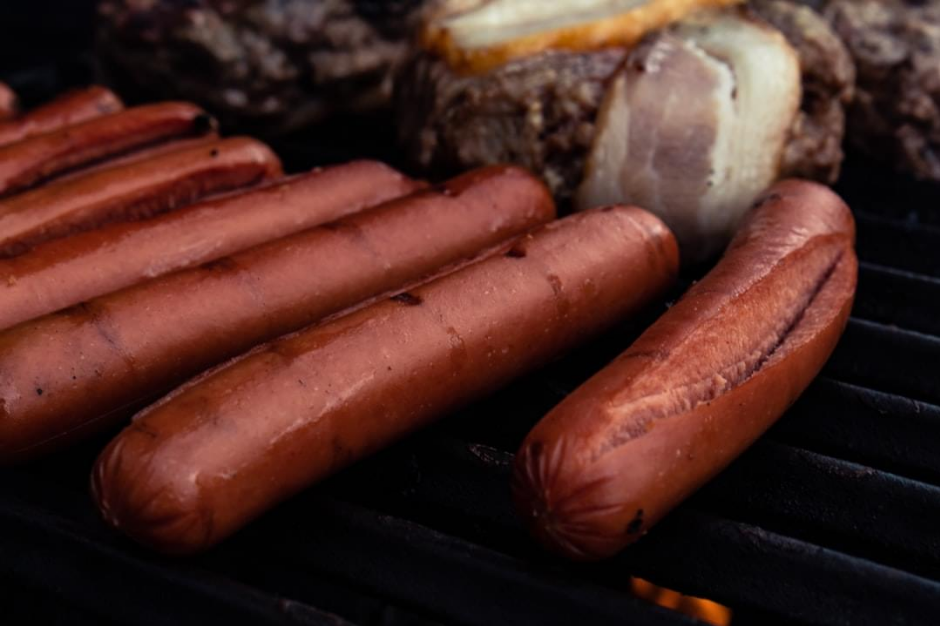 ​VERA FILES FACT CHECK: Does eating hot dogs really cause cancer?