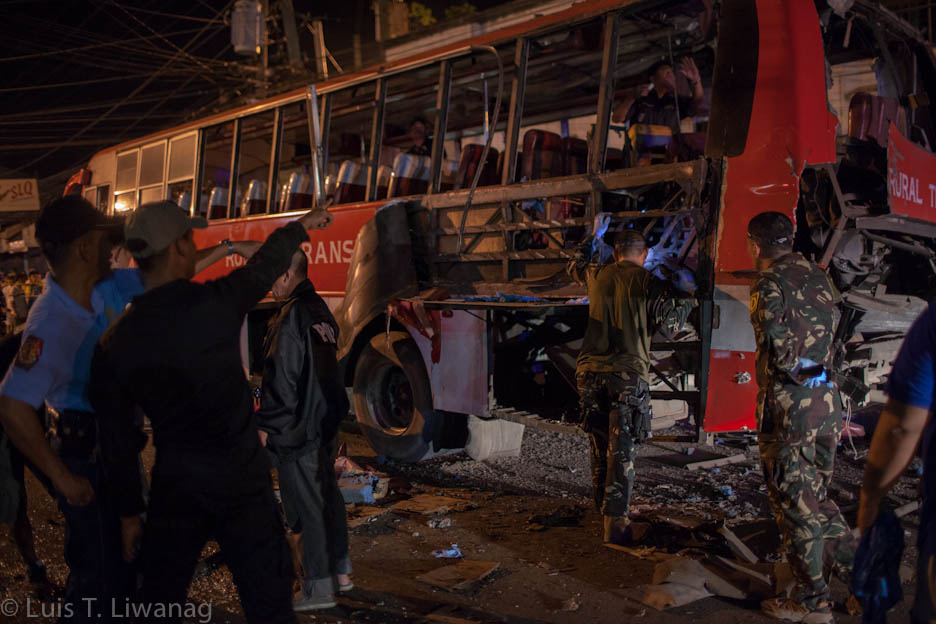 According to residents living nearby, the loud explosion shook their houses at about 9:25 p.m. Photo by LUIS LIWANAG.
