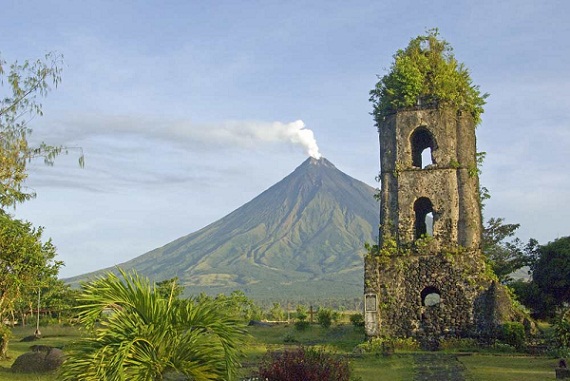 Cagsawa ruins  with Mayon Volcano in the background