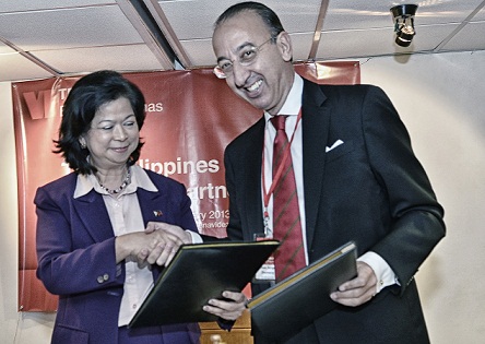 DFA Asst.Sec. Elizabeth Buensuceso and  Spanish Amb. Jorge Domecq  sign the MOU  on Cooperation in the fields of Information Technology and Communication.