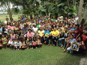 AAMBIS-OWA 2nd nominee Geraldine Arnaiz pose with members of a farmers’ association days before the 2013 elections. Photo from AAMBIS-OWA’s Facebook page