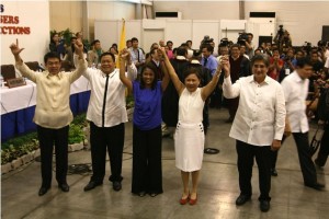 Comelec Saturday night proclaimed the final set of senatorial winners. They were joined by other senators-elect proclaimed earlier. (From right) Gringo Honasan, Cynthia Villar, Nancy Binay, JV Ejercito, and Koko Pimentel. Photo by VINCENT GO 