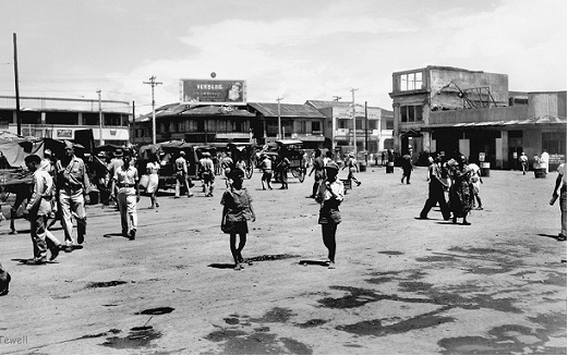 Plaza Miranda, 1945. Photo courtesy of John Tewell. From PDSP website.