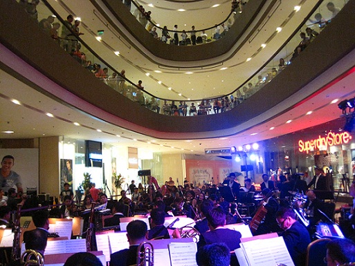 ABS-CBN Philharmonic Orchestra warms up at the new east wing of Shangri-La Plaza Mall outfitted with good acoustics for weekend concerts