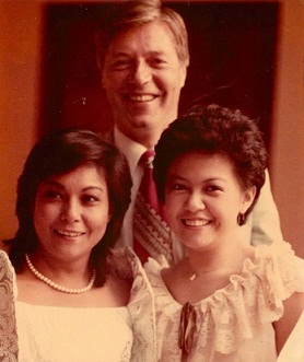 Rowena Arrieta with Nora Aunor during the Moscow Film Festival in the early 80s.
