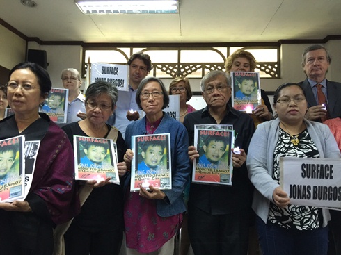 Edita Burgos (front, second from left) and Ng Shui Meng (front, third from left), along with other civil society leaders, call for justice for the disappeared.