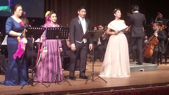 Tanya Corcuera, Myra Mae Meneses, Ronnie Abarquez and Karen Mushegain with the Manila Symphony Orchestra. From Danny Tariman's FB.
