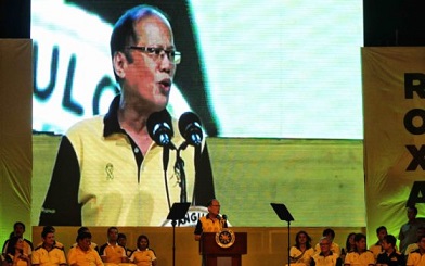 Pres. Aquino campaigning vs Duterte for Roxas. Photo by Allan Yves Briones