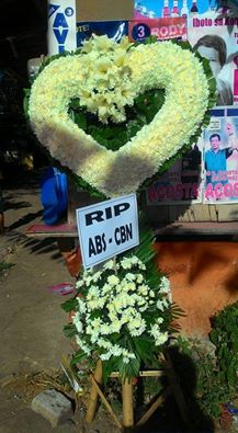 Wreath delivered at ABS-CBN Davao. Photo from Nonoy Espina Facebook page.
