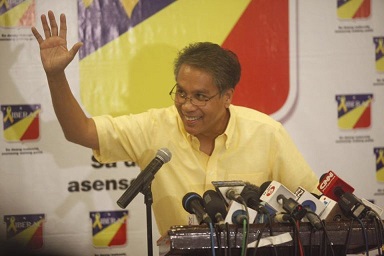 Mar Roxas concedes. Photo by Luis Liwanag.