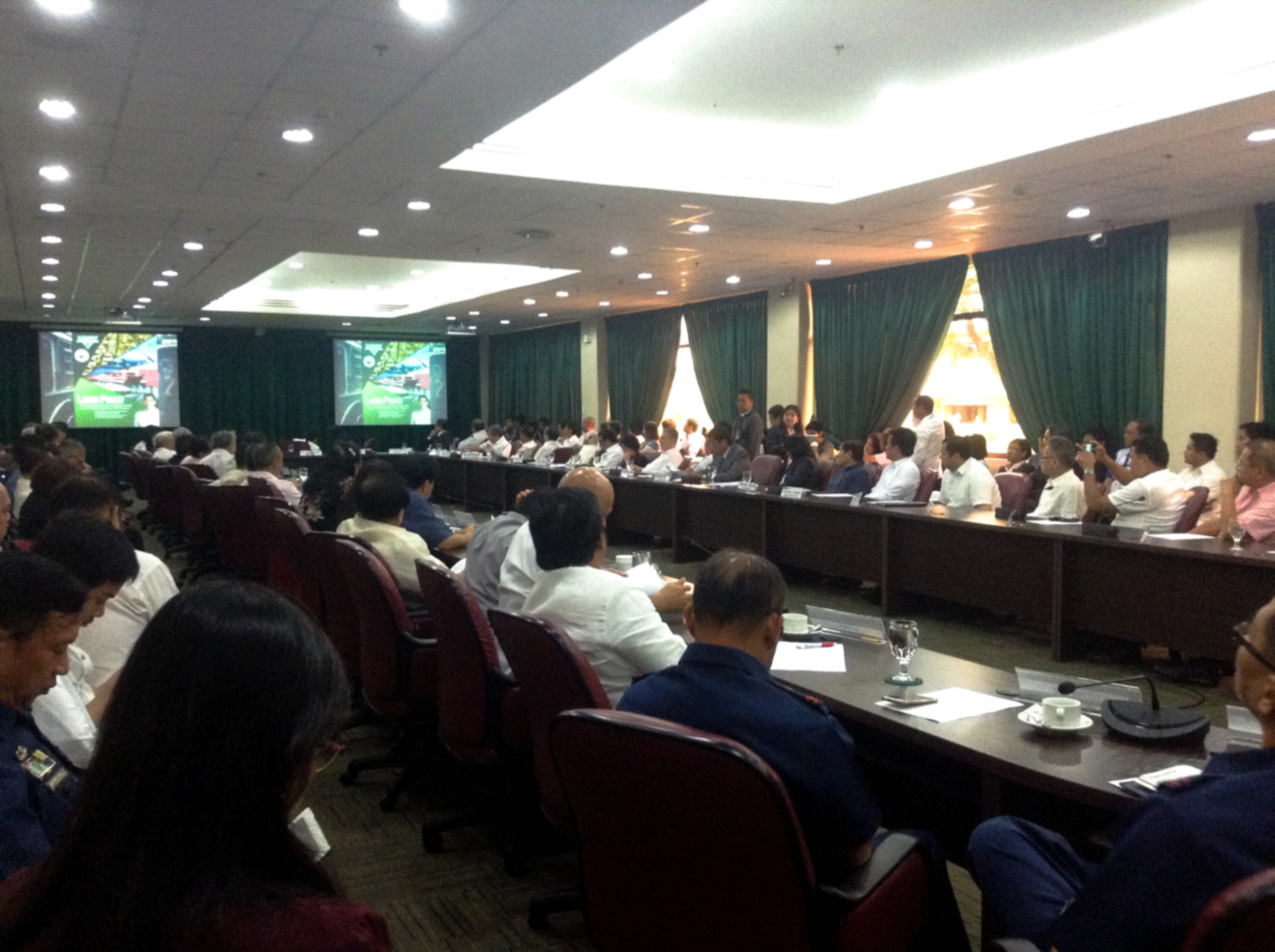 The Committee on Transportation in action during the 16th Congress. PHOTO BY MARIA FEONA IMPERIAL