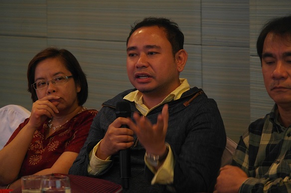 Ariel Sebellino of Philippine Press Institute. To his right is Rachel Khan, chair of the Dept. of Jounalism, UP