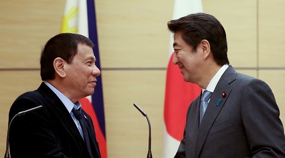 Japan Prime Minister Shinzō Abe welcomes Pres. Rodrigo Duterte to his office in Tokyo, Japan for bilateral talks. Malacanang photo by Rey Baniquet.