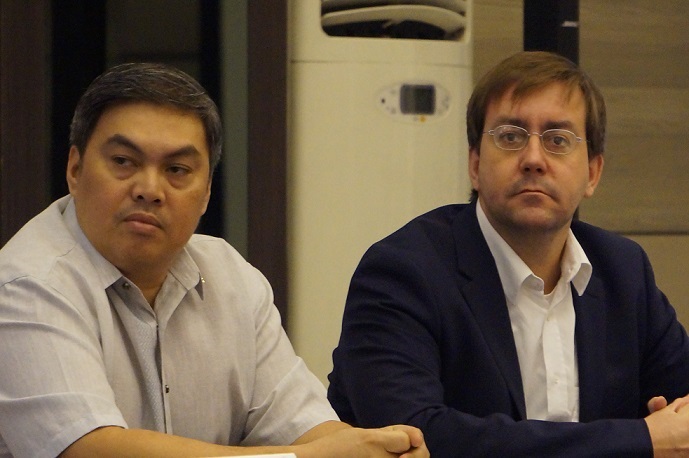 Press Undersecretary Enrique Tandan and Christian Mihr, RSF executive director.