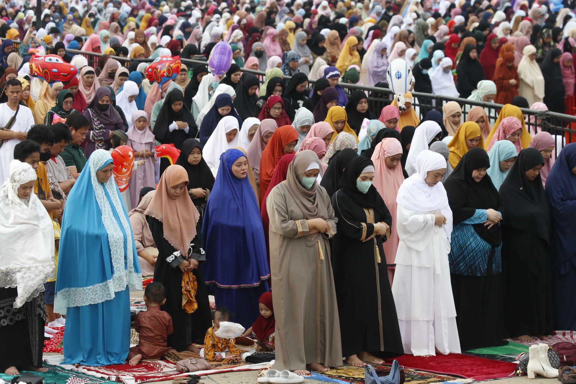 Celebrating Eid’l al-Fitr 1/14 Photo by Bullit Marquez