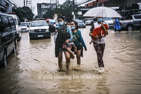 From Ulysses’ debris, Marikina residents move on 2/10 Photos by Luis Liwanag