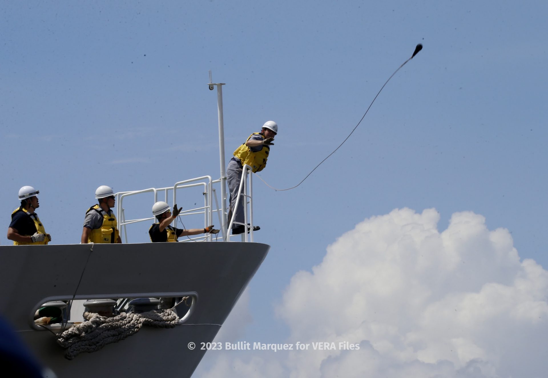 060123 Japan US Coast Guard in PH 7/11 Photo by Bullit Marquez