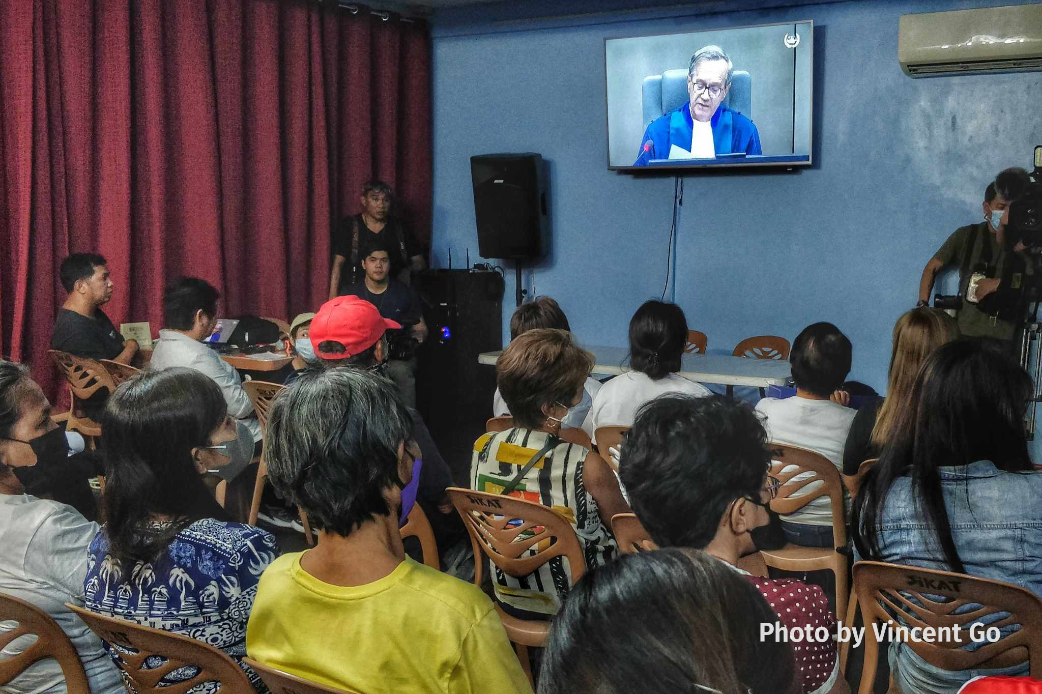 Drug war victims’ families watch the ICC reject the appeal of the Philippine government. (Photo by Vincent Go)