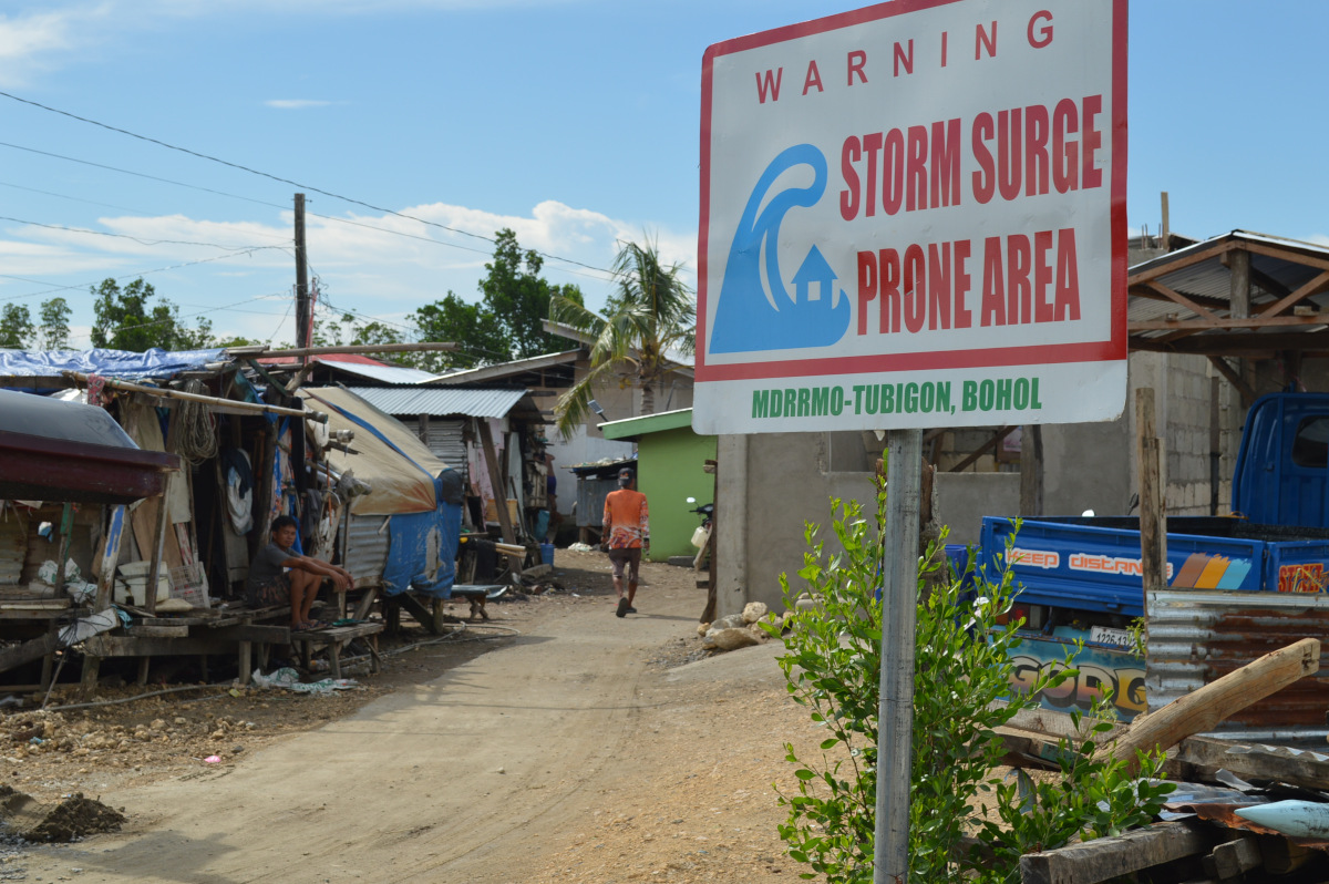 Community marked as Storm Surge Area Prone at Tinangnan, Tubigon, Bohol. (Jephti Geñoso)