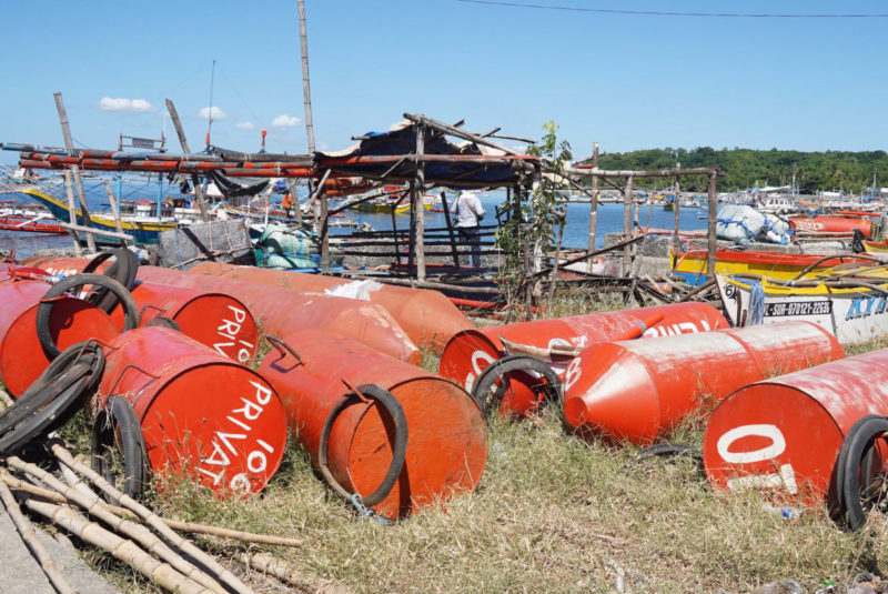 Payaw Design Fishermen’s wives take on odd jobs as husbands’ catch dwindle - VERA Files