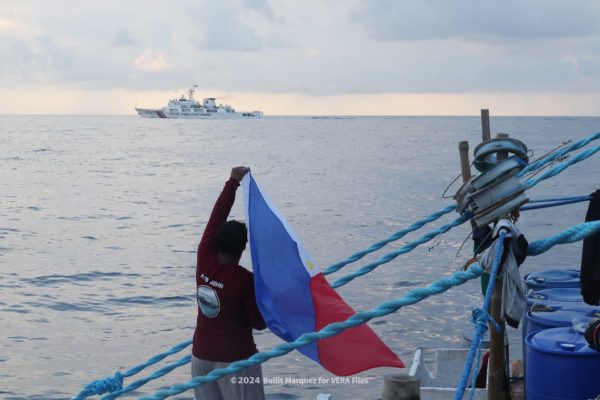 Atin Ito convoy reaches fishermen near Bajo de Masinloc under watchful eye of China’s Coast Guard