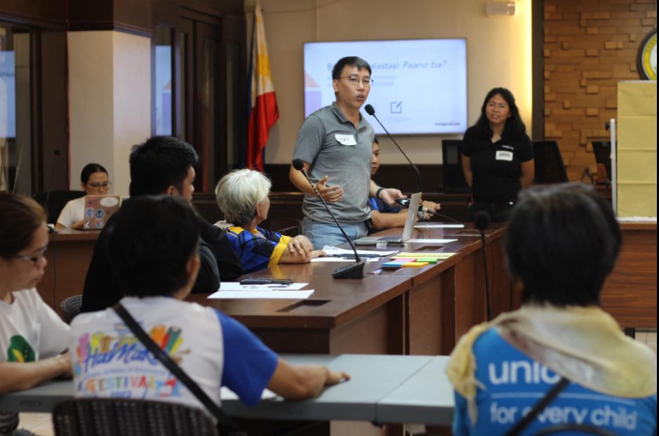 Councilor John Tobit Cruz (in gray shirt) filed Ordinance No. 803 regulating the marketing of unhealthy, nutrient-poor food and beverages to children under 18 in Taytay. The ordinance took effect in February, making Taytay the first local government in the Philippines to use the law to regulate the harmful marketing of food to young people. Photo: Facebook/Tobit Cruz