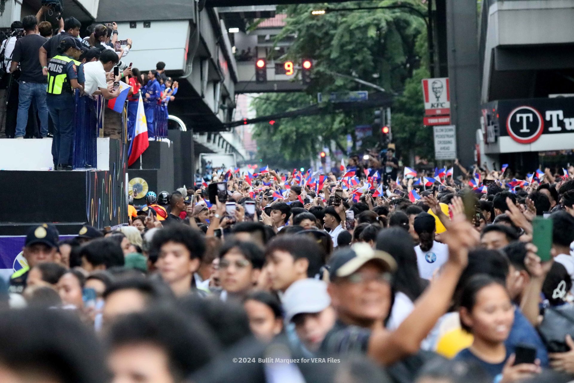 10/18 Heroes’ welcome for Olympians Photo by Bullit Marquez