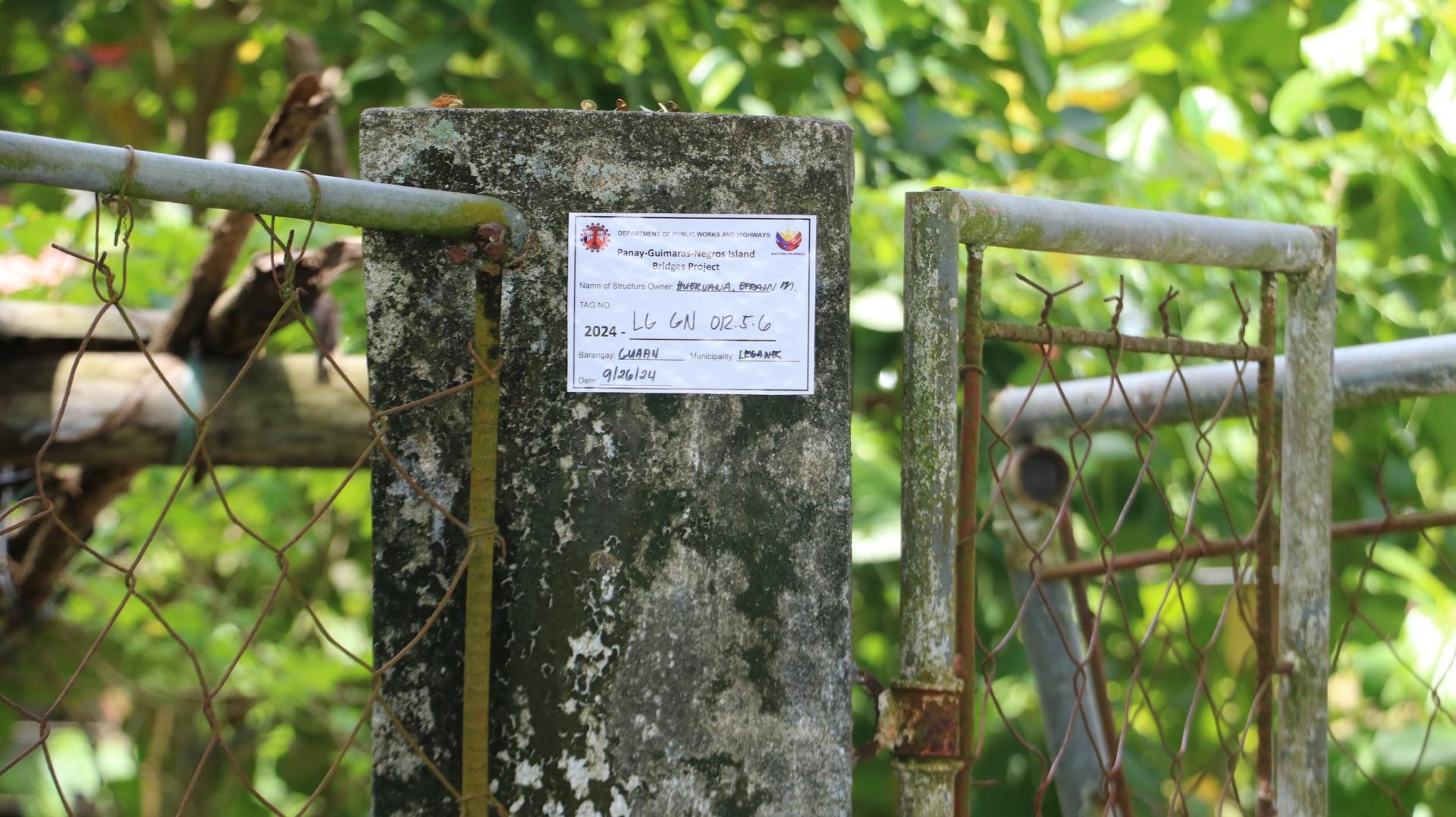 Efrain Huervana’s house is among those to be affected by the bridge. Photos: Mon Caling, Rhoanne De Guzman