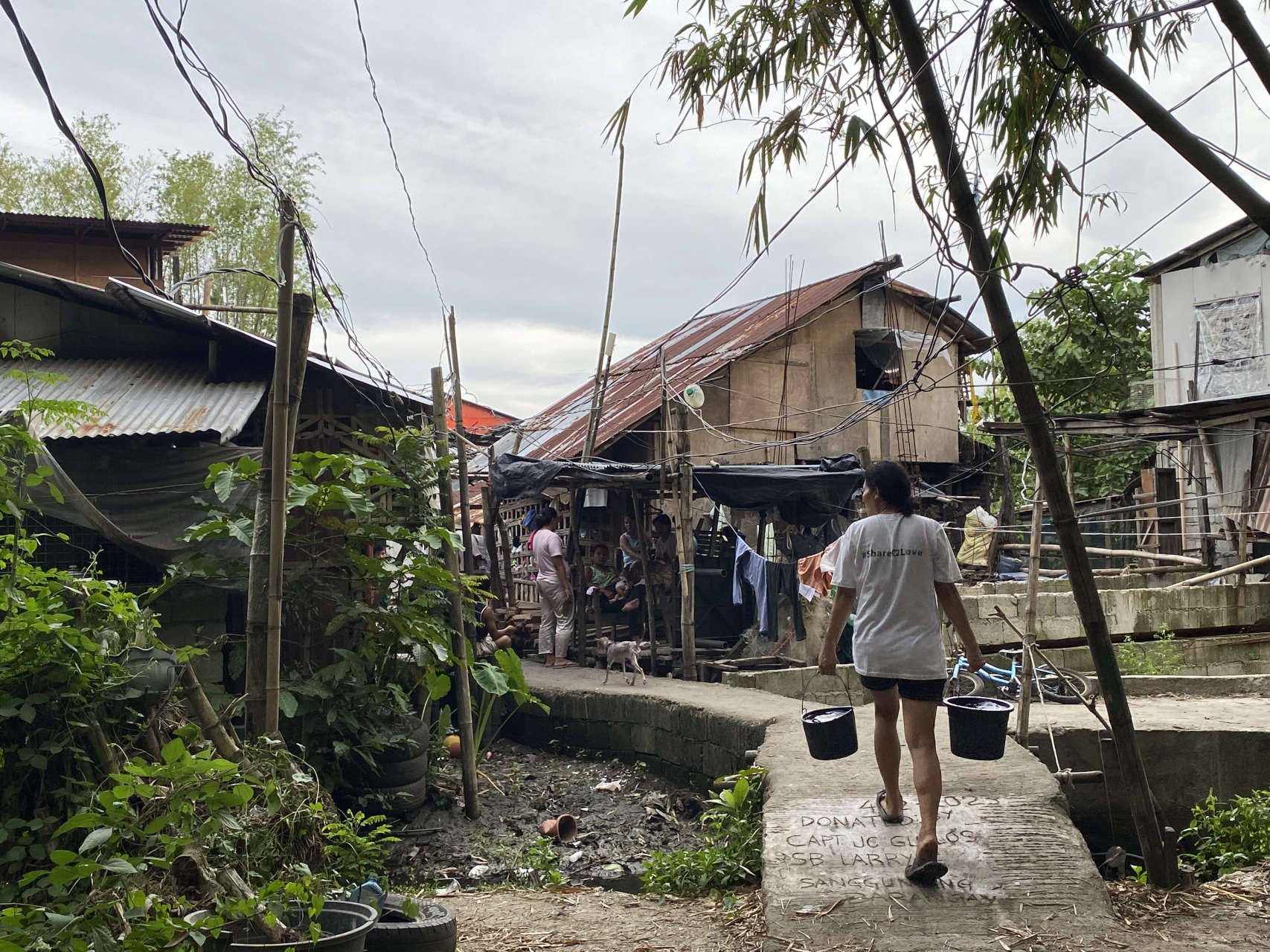 Some residents of Barangay Gua-an were relocated to a privately owned land in Barangay Guinobatan. Video and Photos: Rhoanne De Guzman