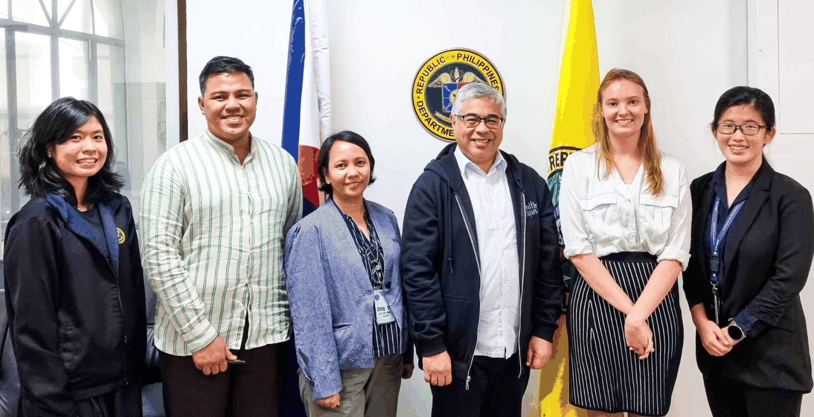 Health Undersecretary Kenneth Ronquillo (fourth from left) and other officials with IDinsight’s Dr. Alice Redfern (second from right). Source: IDinsight.org