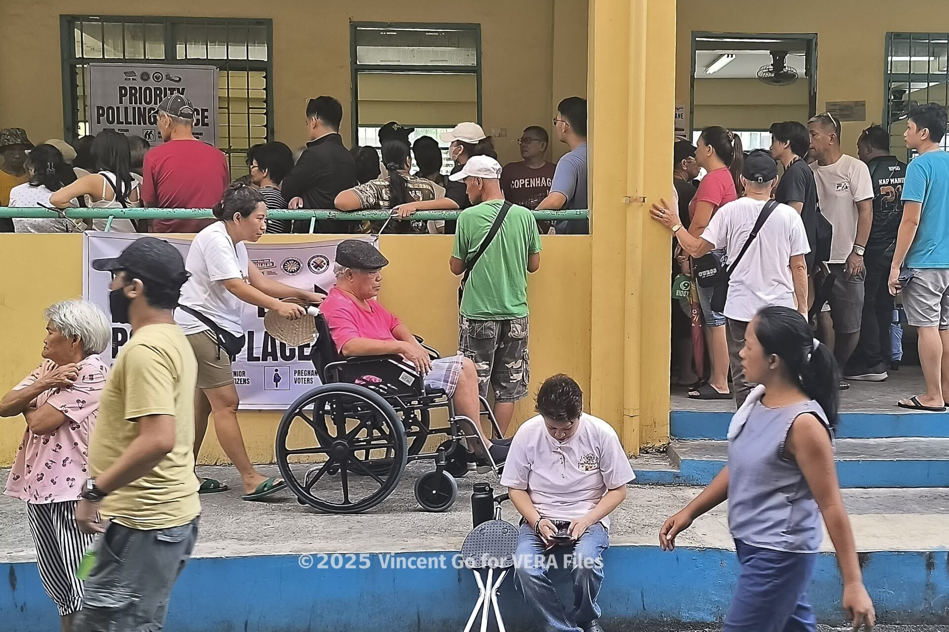Heartwarming elections participation of  senior citizens and PWDs during the 2025 Midterm Election. Photo by Vincent Go