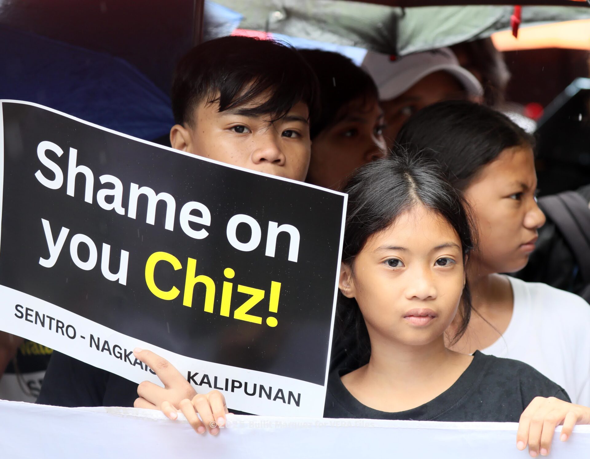 Angry messages to the senator-judges Photo by Bullit Marquez for VERA Files 11/12