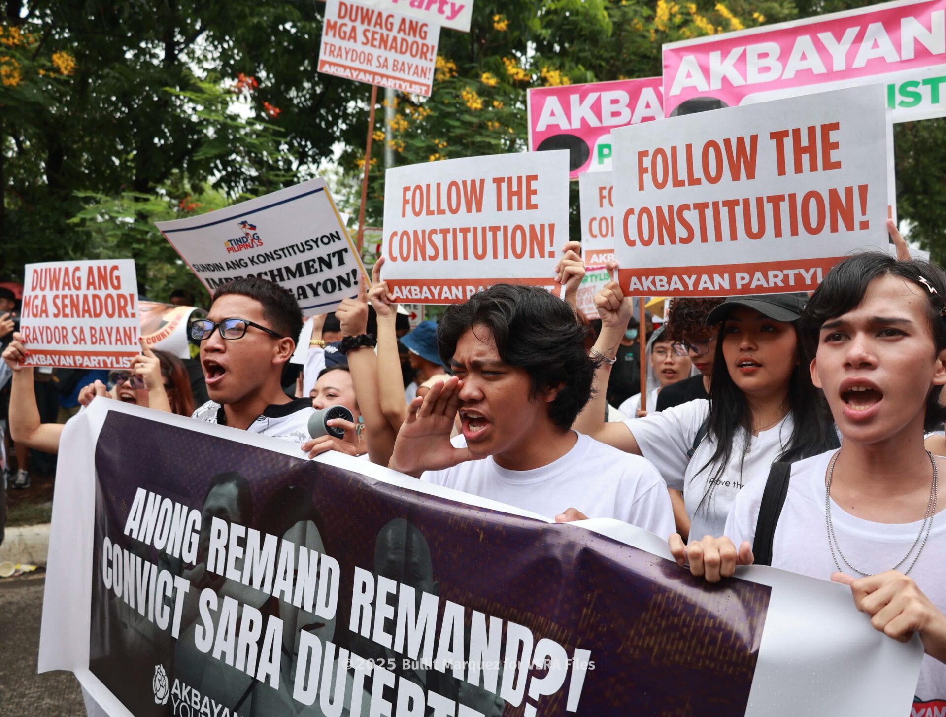 Angry messages to the senator-judges Photo by Bullit Marquez for VERA Files 4/12