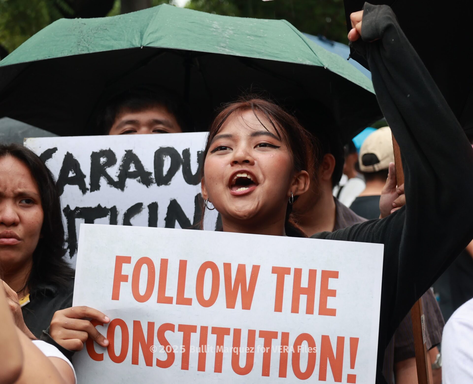Angry messages to the senator-judges Photo by Bullit Marquez for VERA Files 5/12