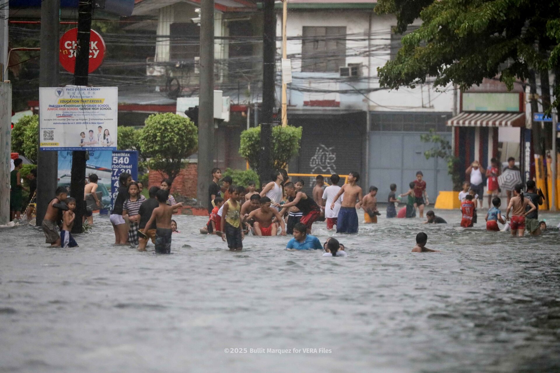 Crising 15/16  Photo by Bullit Marquez for VERA Files