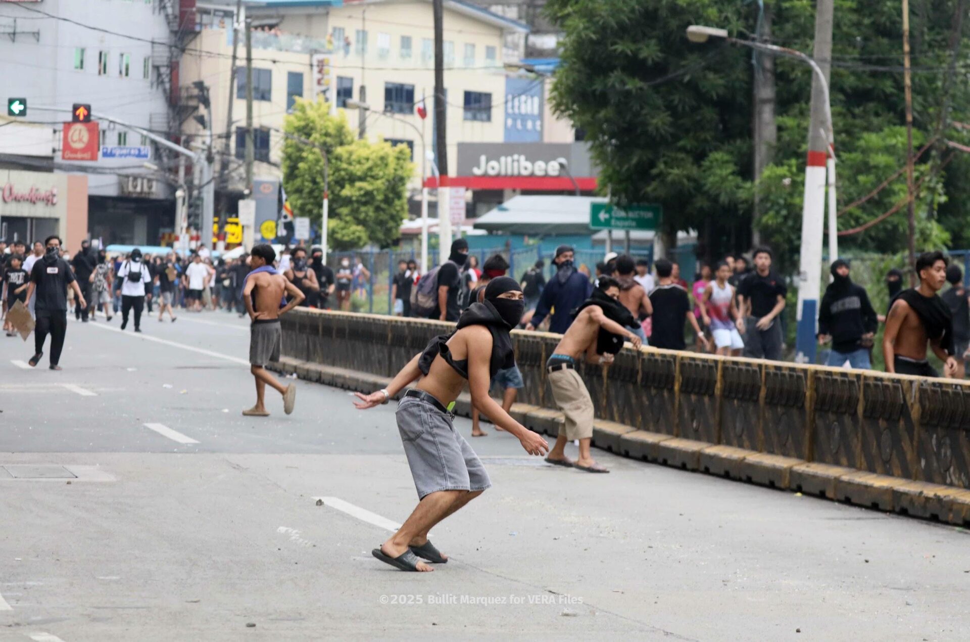 Thugs disrupt anti-corruption protest in Mendiola
