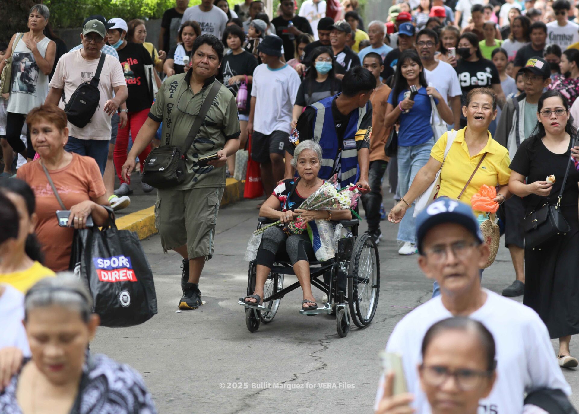 Manila North cemetery. Photo by Bullit Marquez for VERA Files
