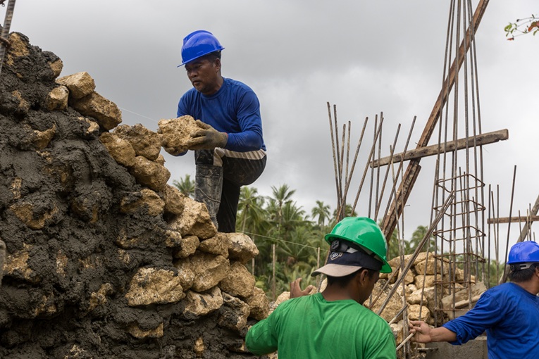 Yolanda’s ‘ground zero’ faces hurdles as Philippines climate fund approvals lag (Part 1)
