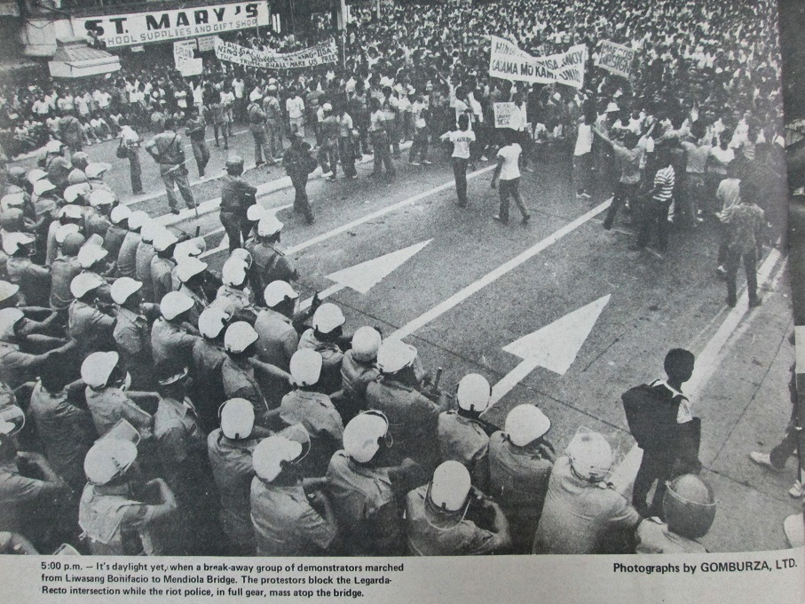 04-1983 National Day of Sorrow protest in Mendiola, from Mr. & Ms..jpg