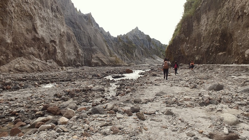 The trek to Pinatubo ..jpg